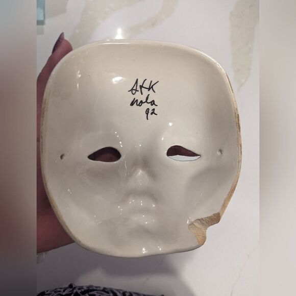 Vintage handmade ceramic Mardi gras lavender metallic shiny wall decor mask - Picture 8 of 11